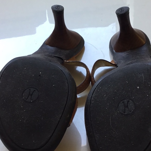 Tan leather Cole Haan sandal with black rubber bottom size 7B - Picture 4 of 4